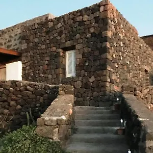 https://antico-dammuso-in-riva-al-mare.sicilyhotelsitaly.net